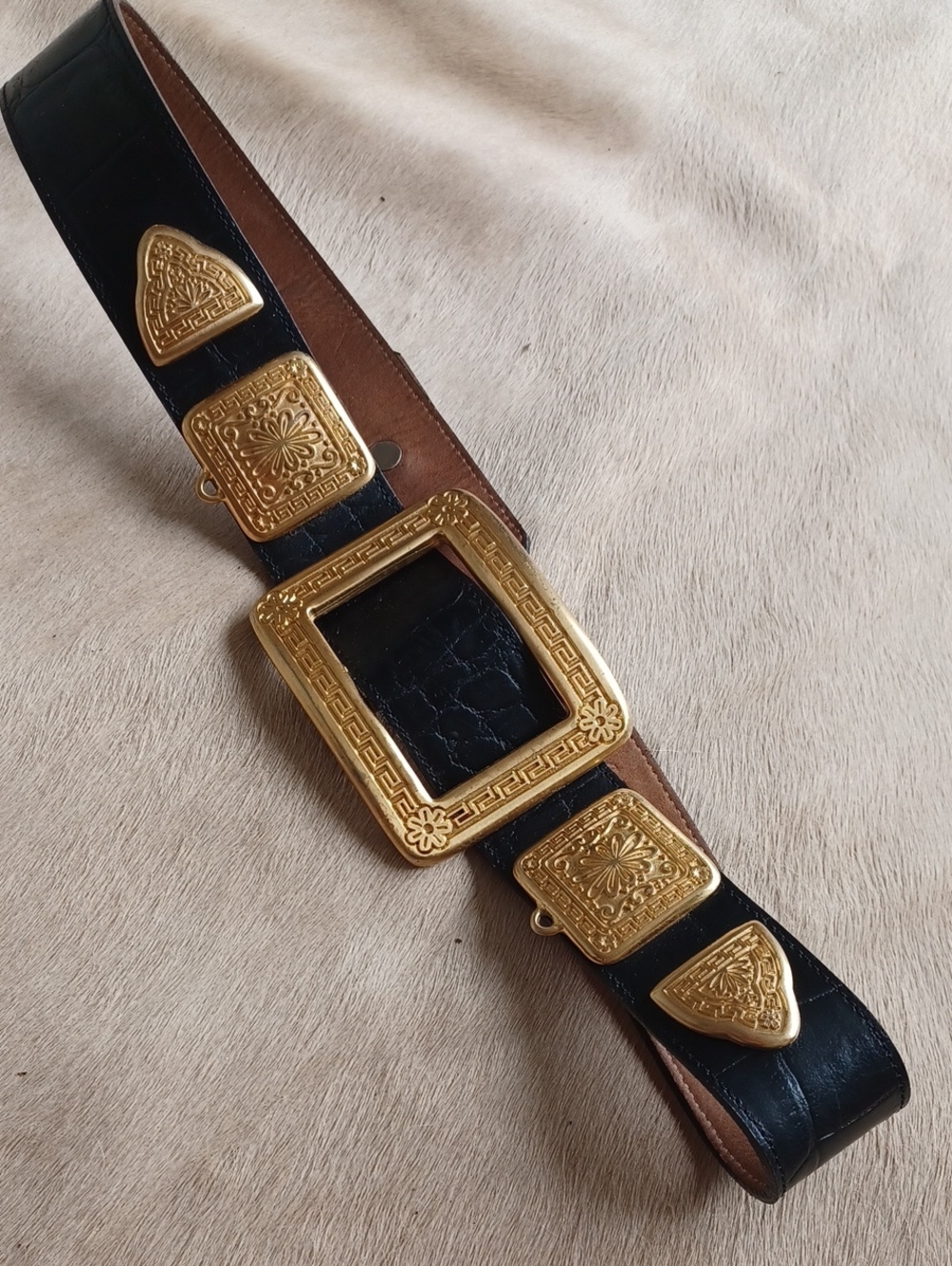 Linea Pelle Lrather Belt With Gold Large Accents